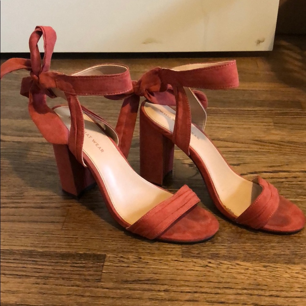 Bow tie block heel